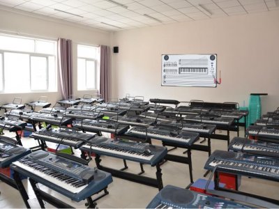 數字化音樂室：低配5萬元左右，中配8萬元左右，高配12萬元左右，詳情請咨詢：13705898592